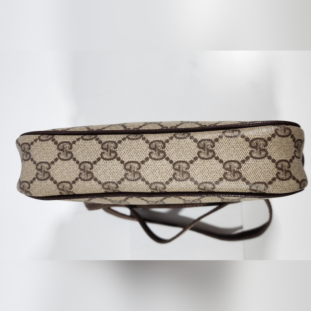 Authentic! Gucci GG crossbody brown. Pre Loved but in great condition. - Picture 6 of 14